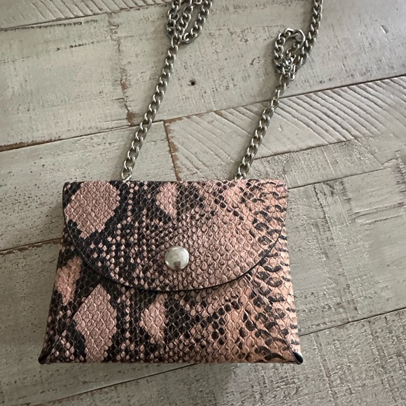 Snake Print Chain Crossbody Bag - Picture 2 of 5